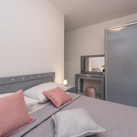 Villa Jana Luxury Apartments Novalja Rom bilde