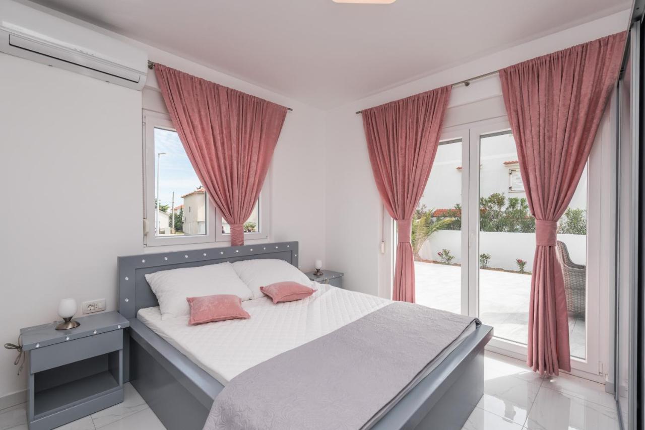 Villa Jana Luxury Apartments Novalja Eksteriør bilde