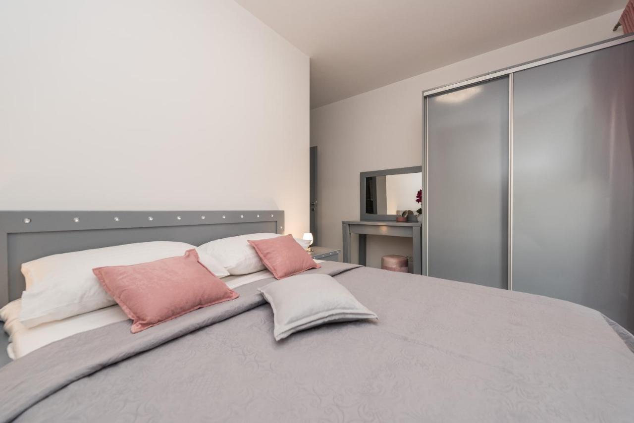 Villa Jana Luxury Apartments Novalja Eksteriør bilde