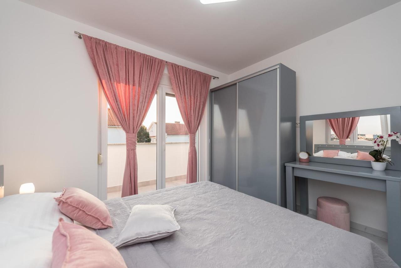 Villa Jana Luxury Apartments Novalja Eksteriør bilde