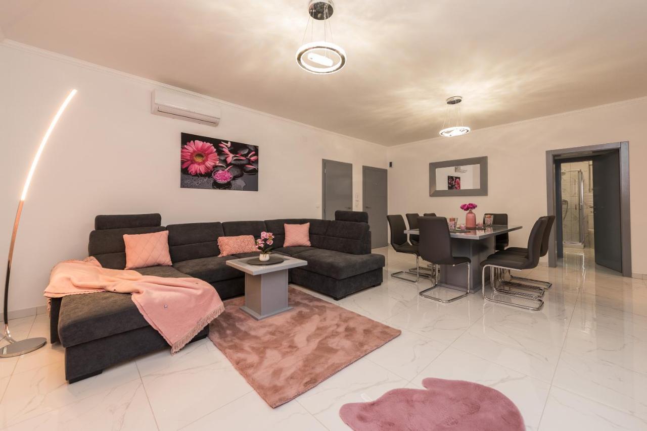 Villa Jana Luxury Apartments Novalja Eksteriør bilde